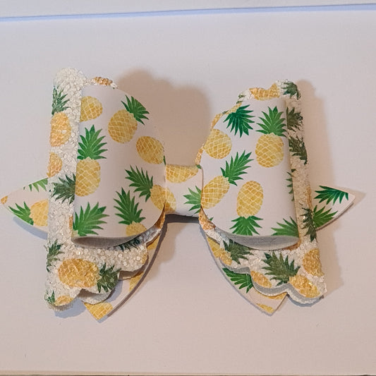 6 - Bow on clip Pineapple