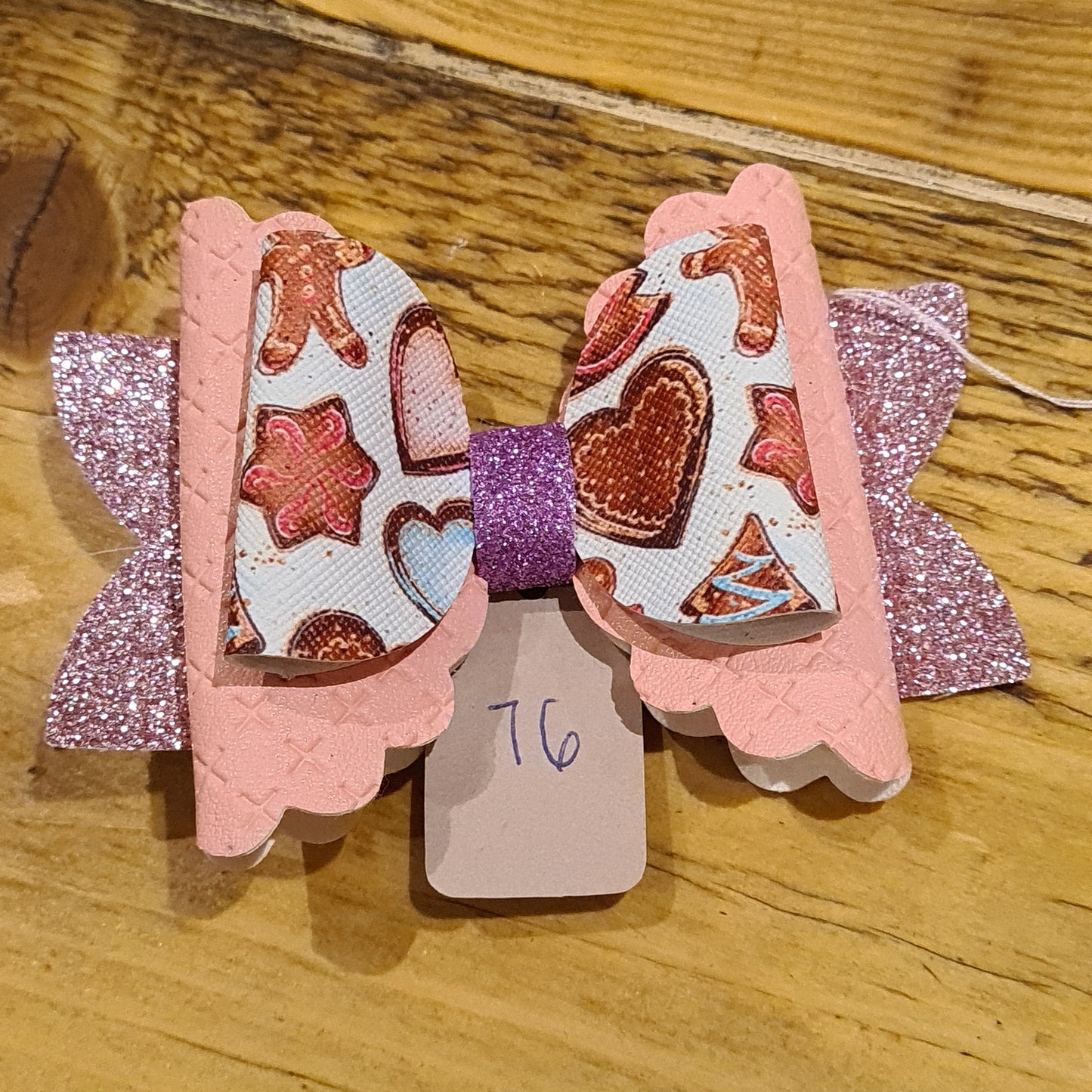 76 - Bow on clip gingerbread christmas