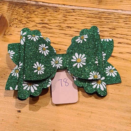 78 - Bow on clip floral