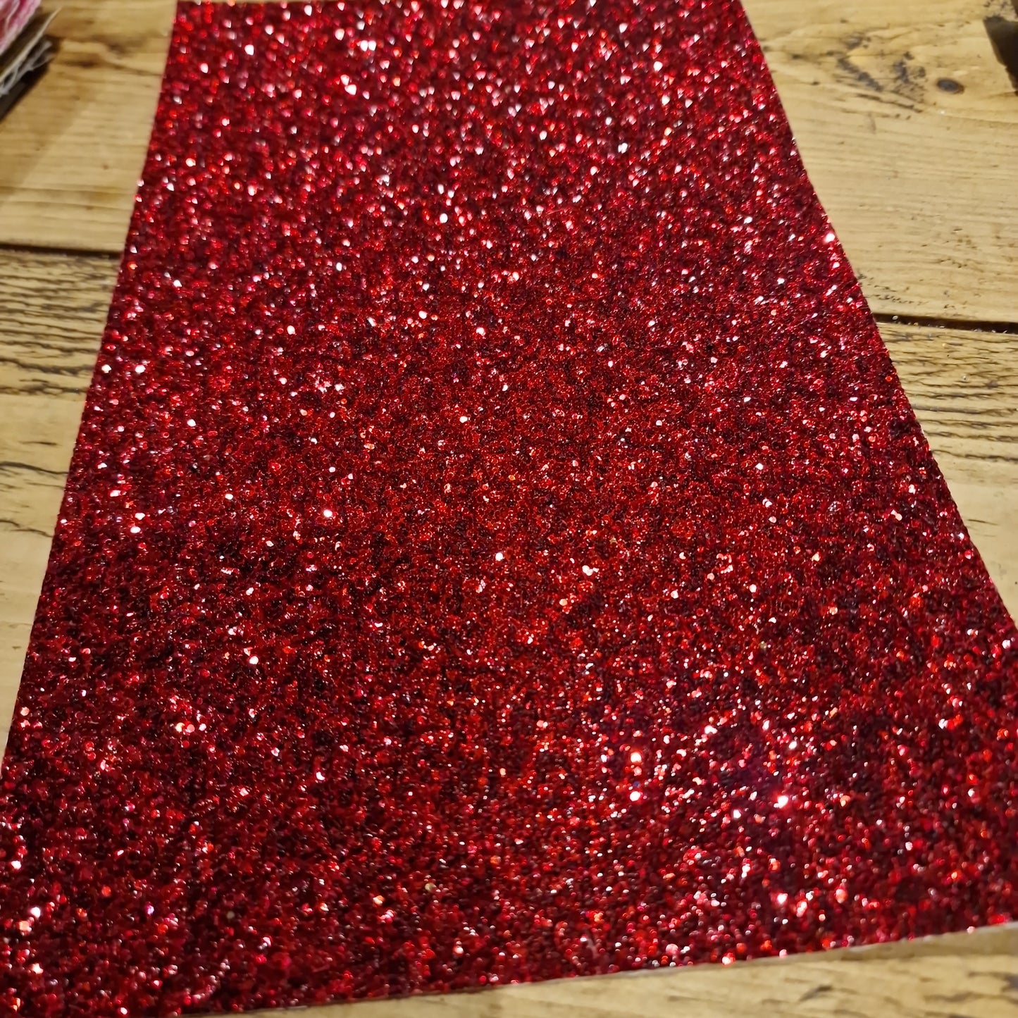 19 Chunky glitter Ruby red