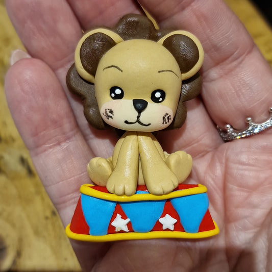 47 clay circus lion