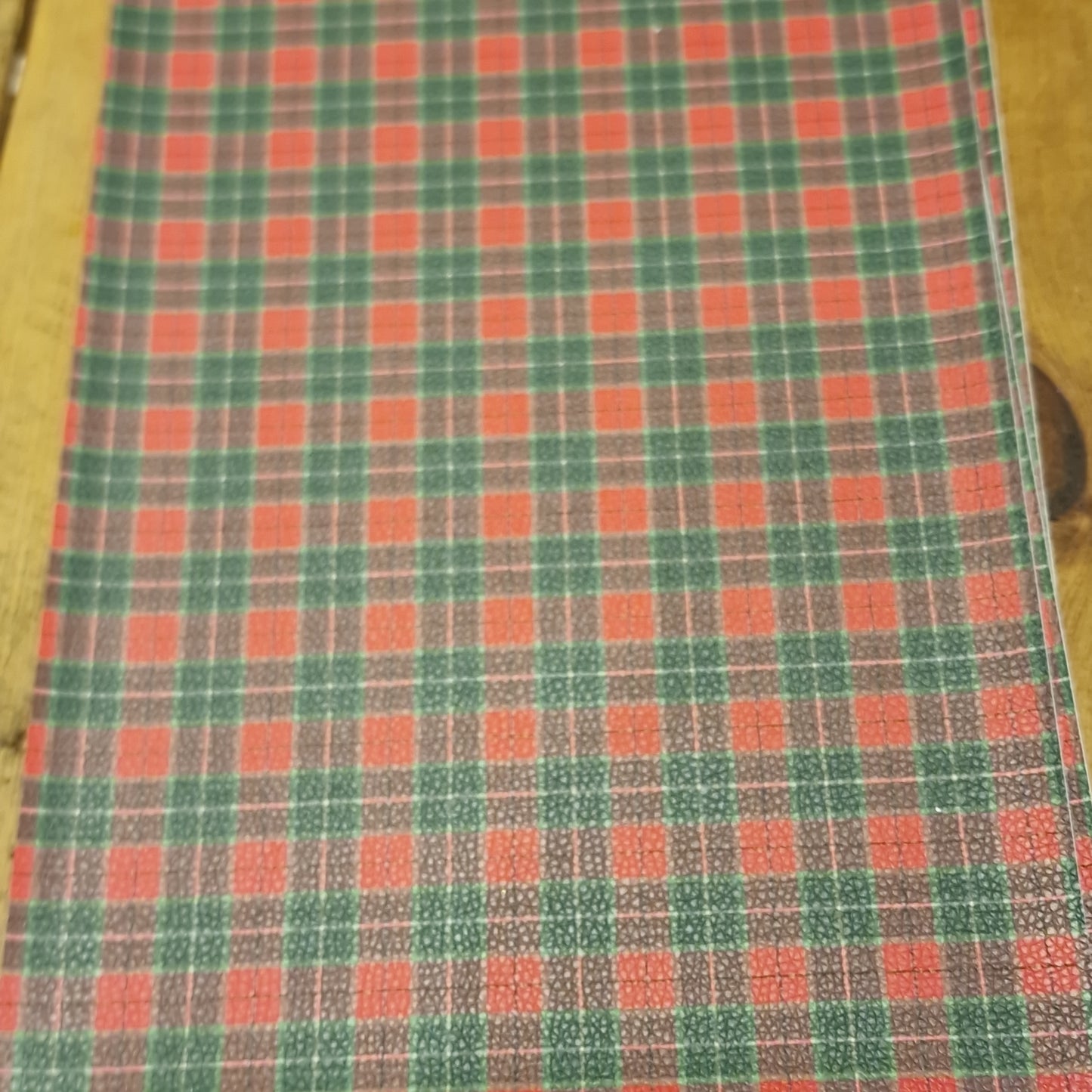 18 Christmas leatherette tartan